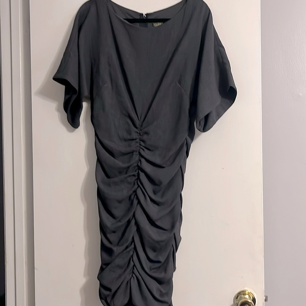 Taylor half sleeve rouched bodycon size 12